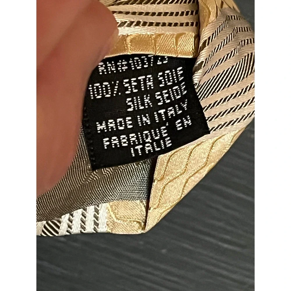 Giorgio Armani Silk Tie Men Gold‎ Beige Shinny Stripe Pattern Made in Italy